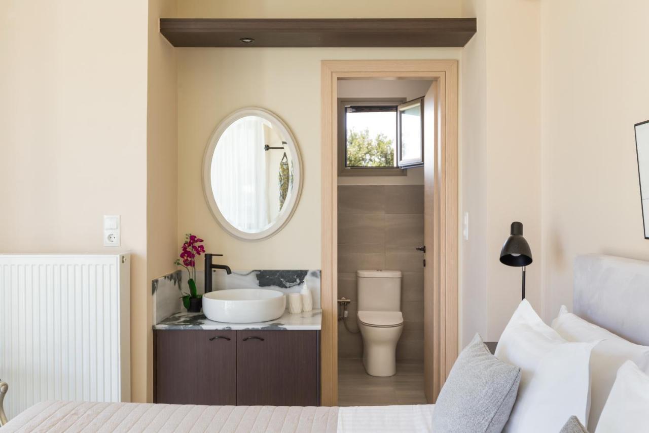Lux Villa Mia With Heated Pool, 2Km To Beach & Childrens Area! Mikro Metochi Extérieur photo