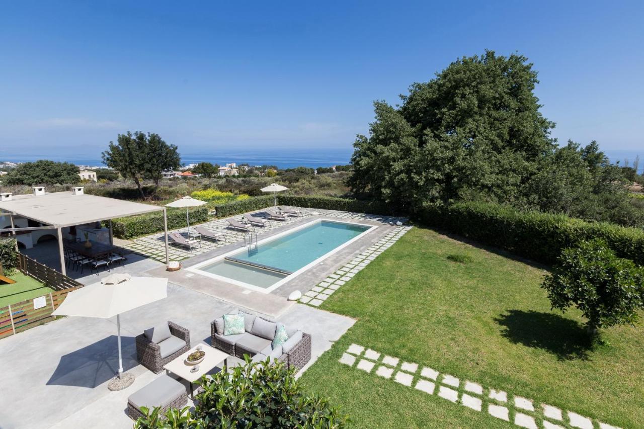 Lux Villa Mia With Heated Pool, 2Km To Beach & Childrens Area! Mikro Metochi Extérieur photo