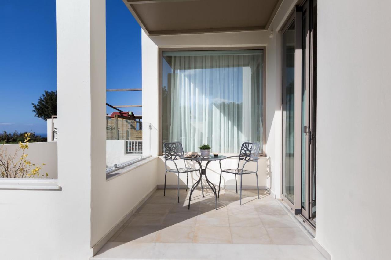 Lux Villa Mia With Heated Pool, 2Km To Beach & Childrens Area! Mikro Metochi Extérieur photo