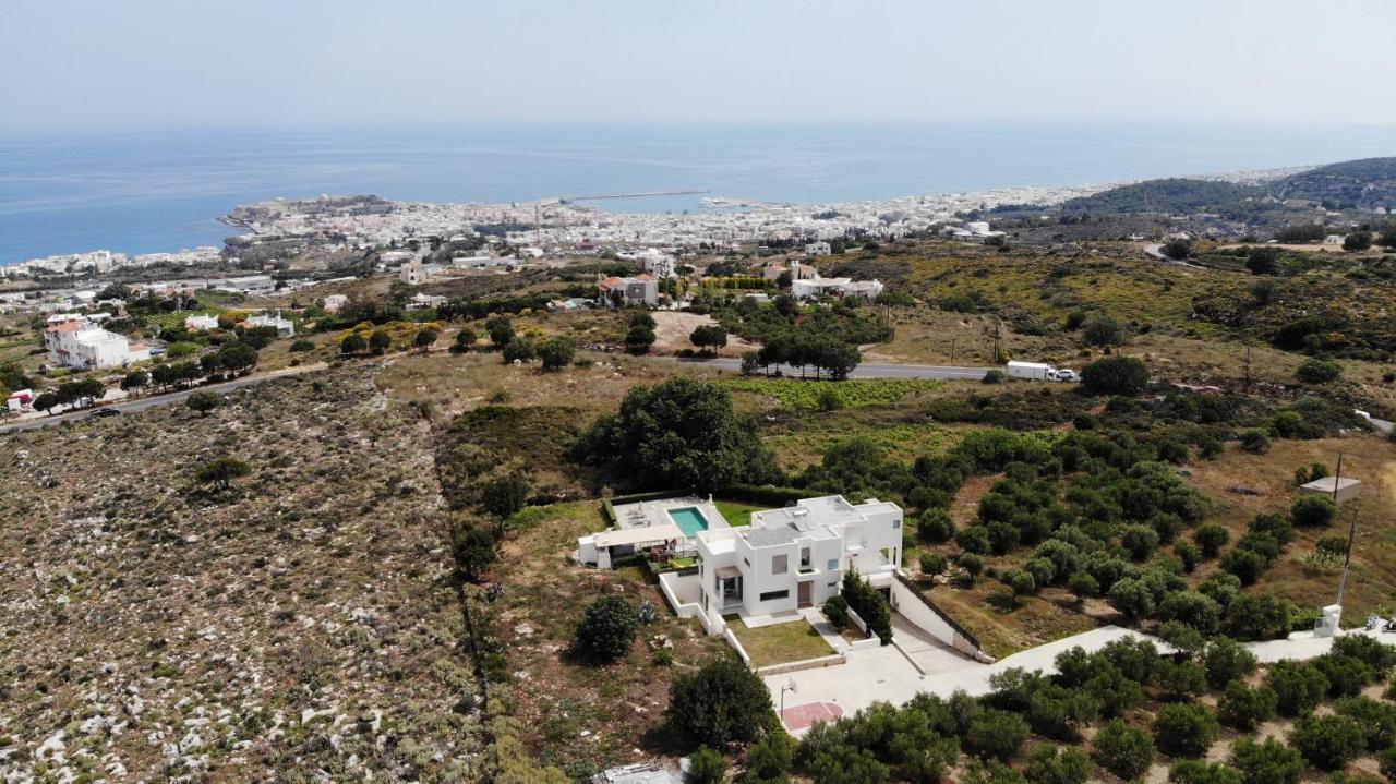 Lux Villa Mia With Heated Pool, 2Km To Beach & Childrens Area! Mikro Metochi Extérieur photo