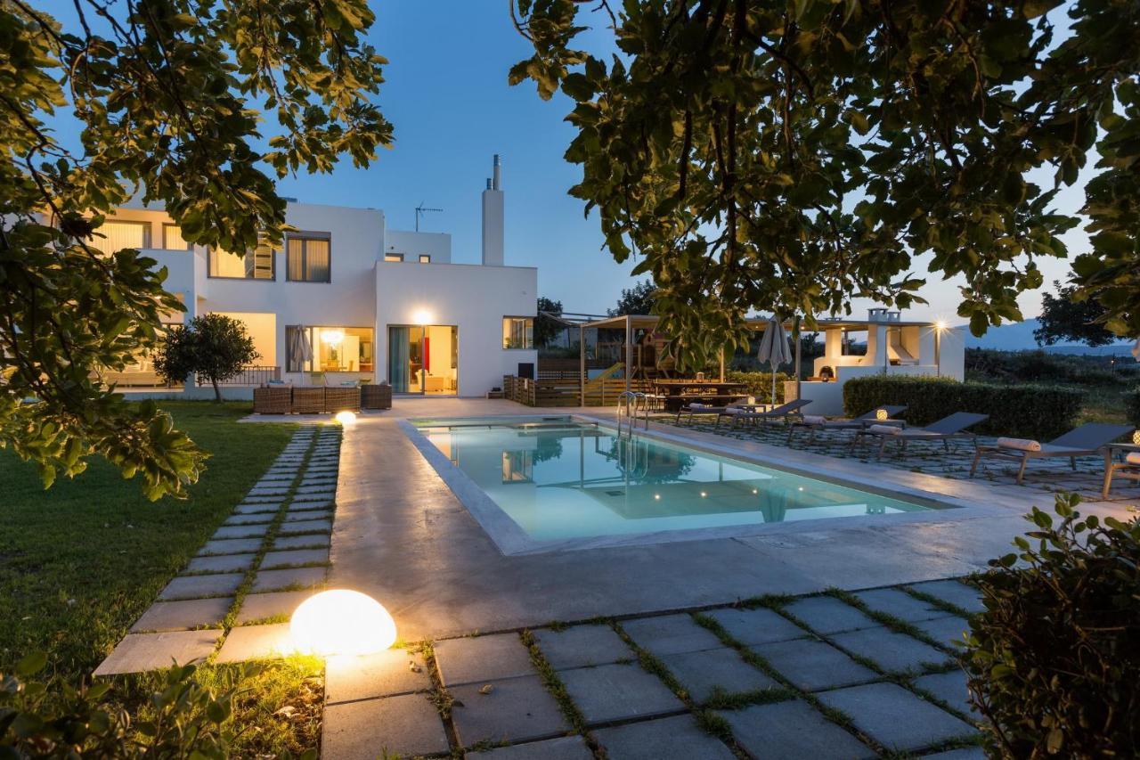 Lux Villa Mia With Heated Pool, 2Km To Beach & Childrens Area! Mikro Metochi Extérieur photo