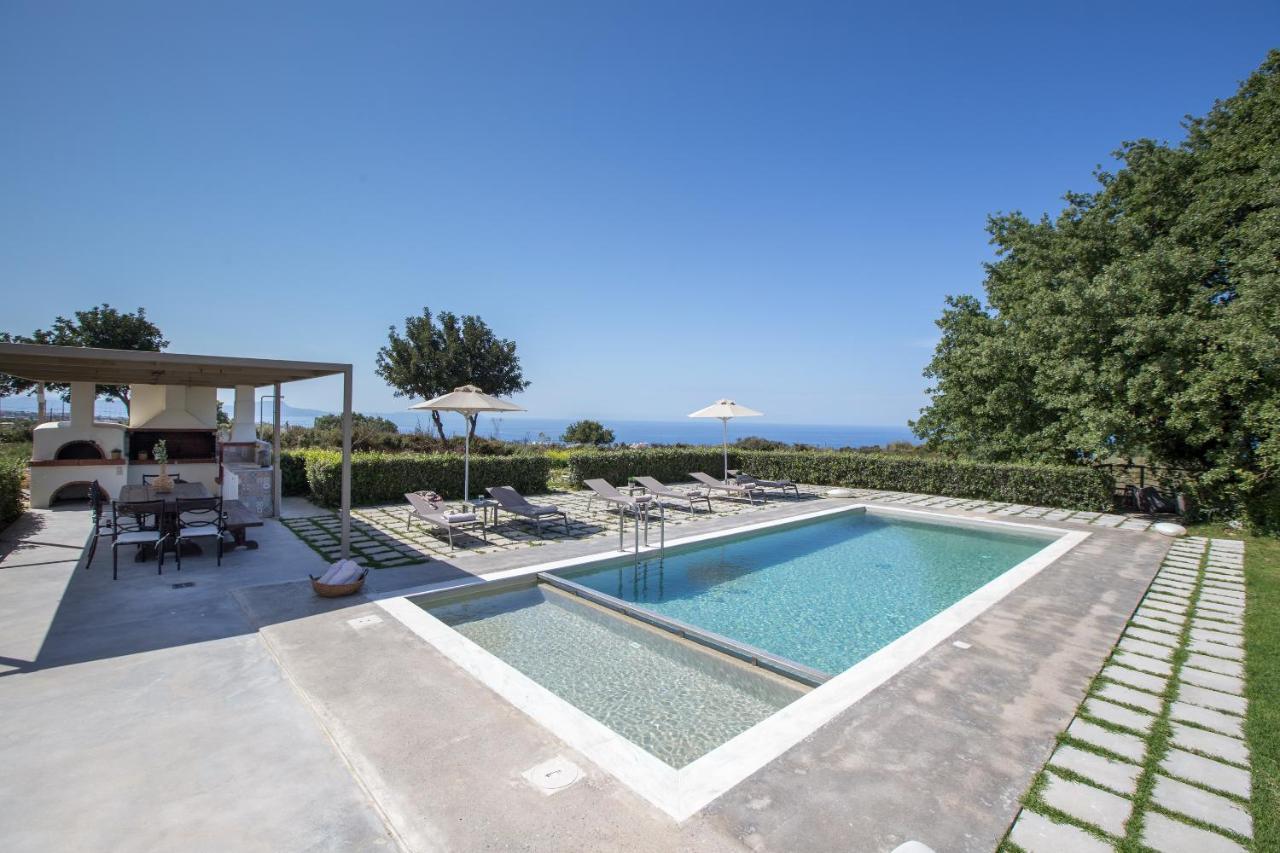 Lux Villa Mia With Heated Pool, 2Km To Beach & Childrens Area! Mikro Metochi Extérieur photo