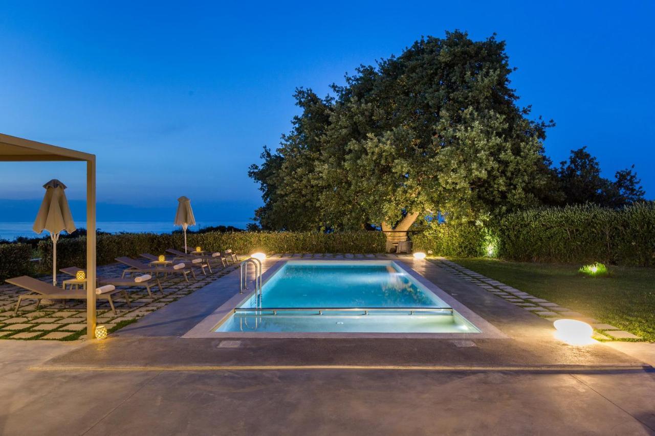 Lux Villa Mia With Heated Pool, 2Km To Beach & Childrens Area! Mikro Metochi Extérieur photo
