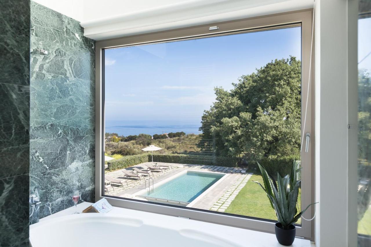Lux Villa Mia With Heated Pool, 2Km To Beach & Childrens Area! Mikro Metochi Extérieur photo